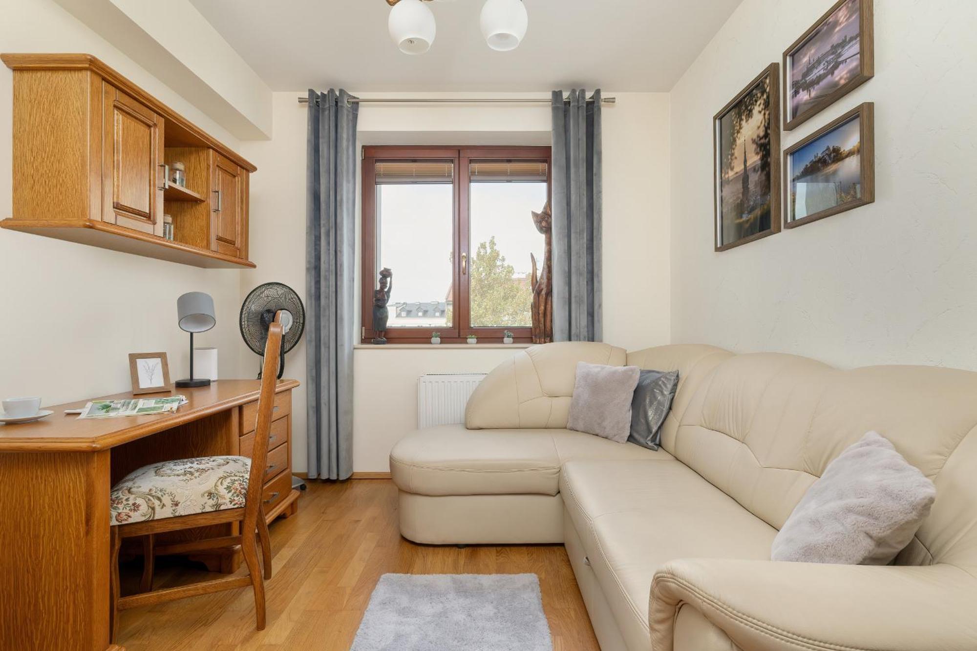 Przytulny Apartament Z Klimatyzacja I Parkingiem By Noclegi Renters Kraków Exteriör bild